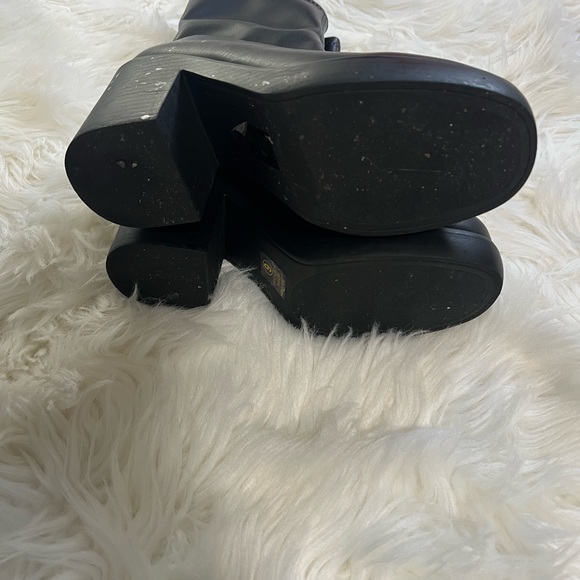 Black Women's Platform Boots - Picture 10 of 10